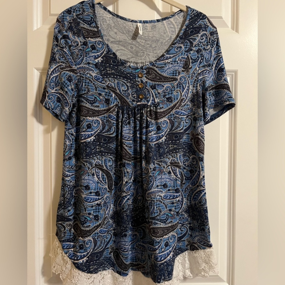 EUC Popyoung paisley babydoll top. Size L